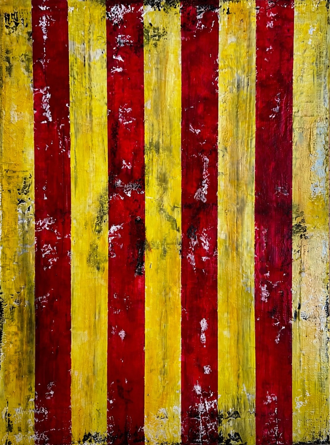 La Senyera Éternelle – Interprétation Contemporaine du Drapeau Catalan avec Texture et Effet Vieill | 39.4 x 31.5 Inches