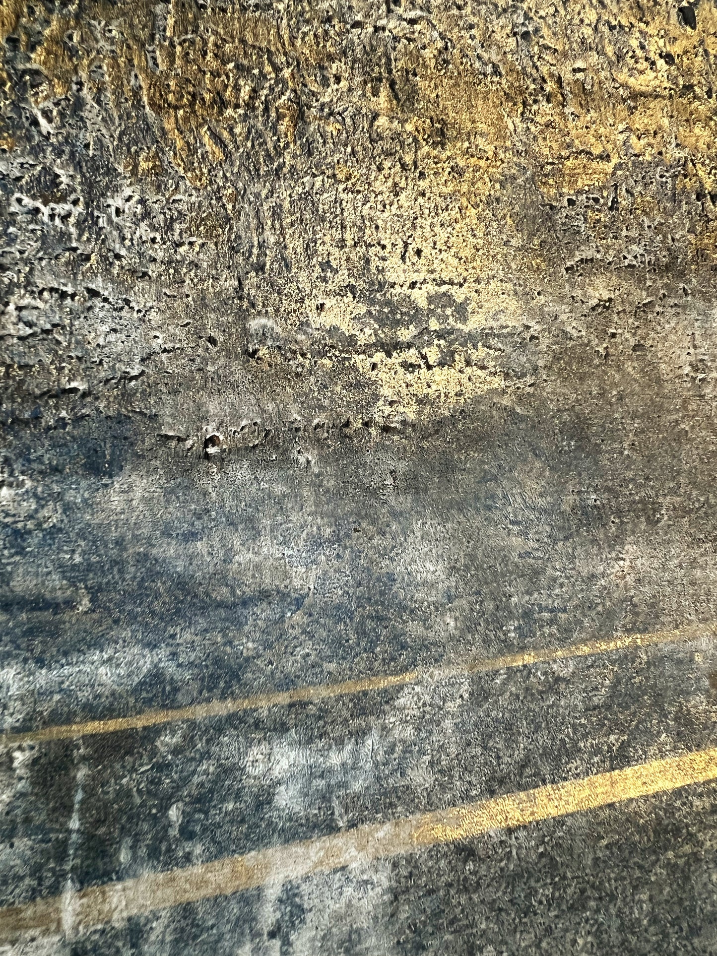 ECHOES OF THE HORIZON | Blue & Gold Textured Abstract Painting – Sergio Aranda