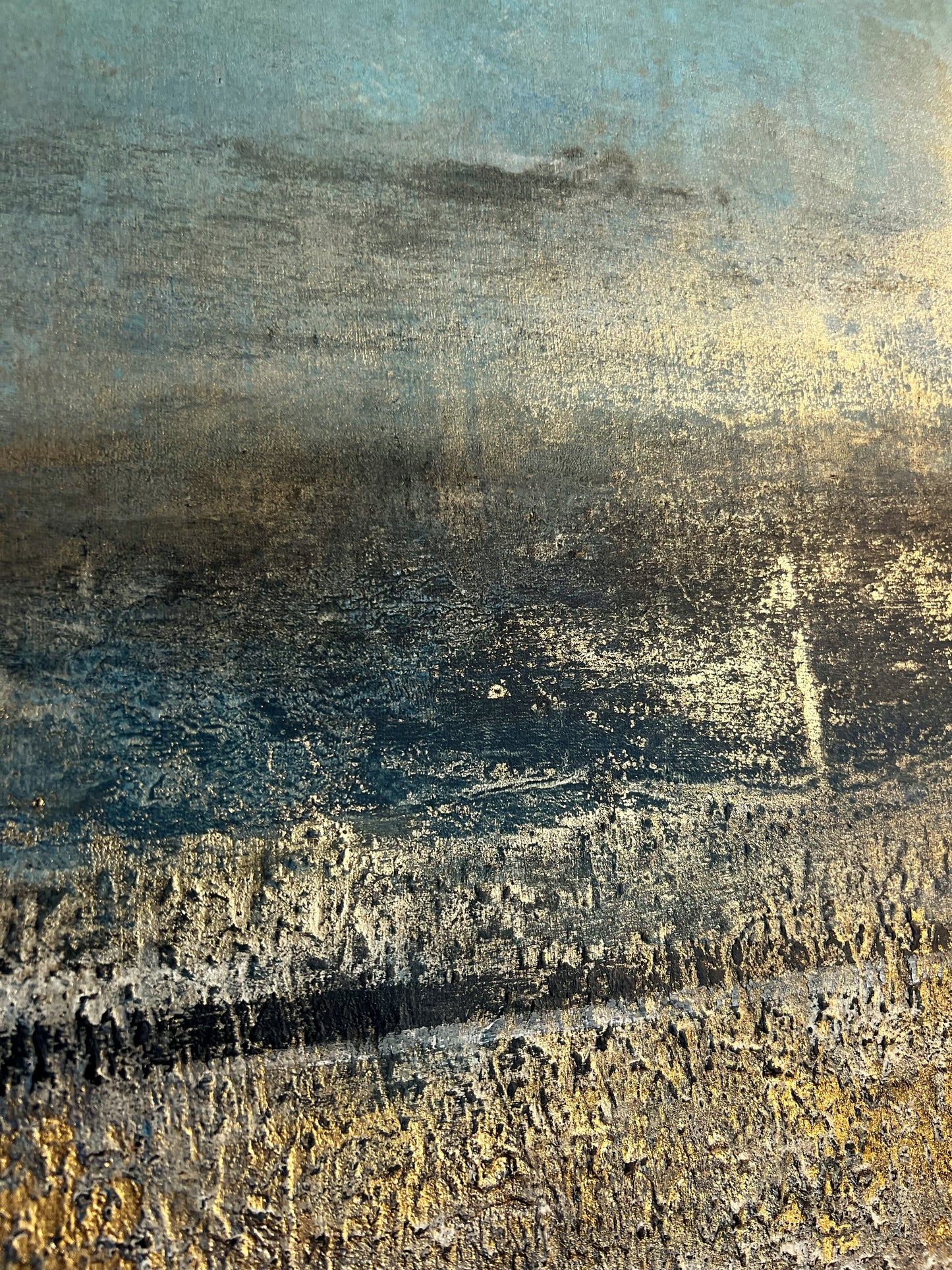 ECHOES OF THE HORIZON | Blue & Gold Textured Abstract Painting – Sergio Aranda