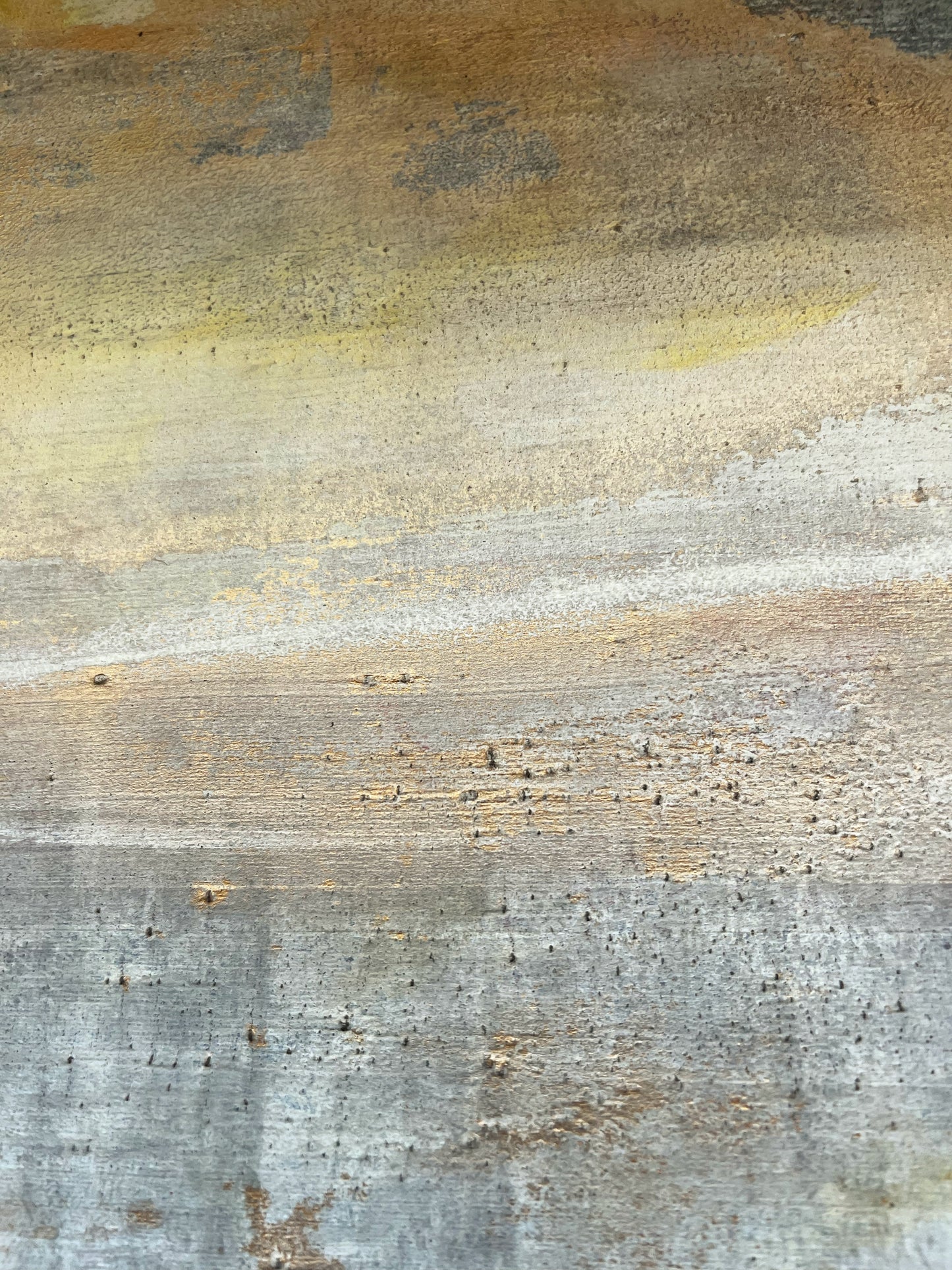 Mirage of Oxidized Sands