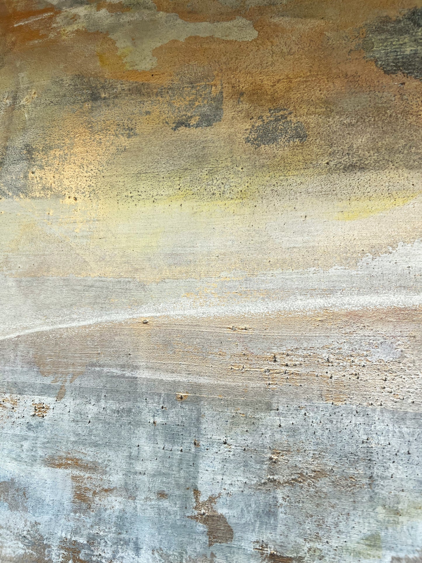 Mirage of Oxidized Sands