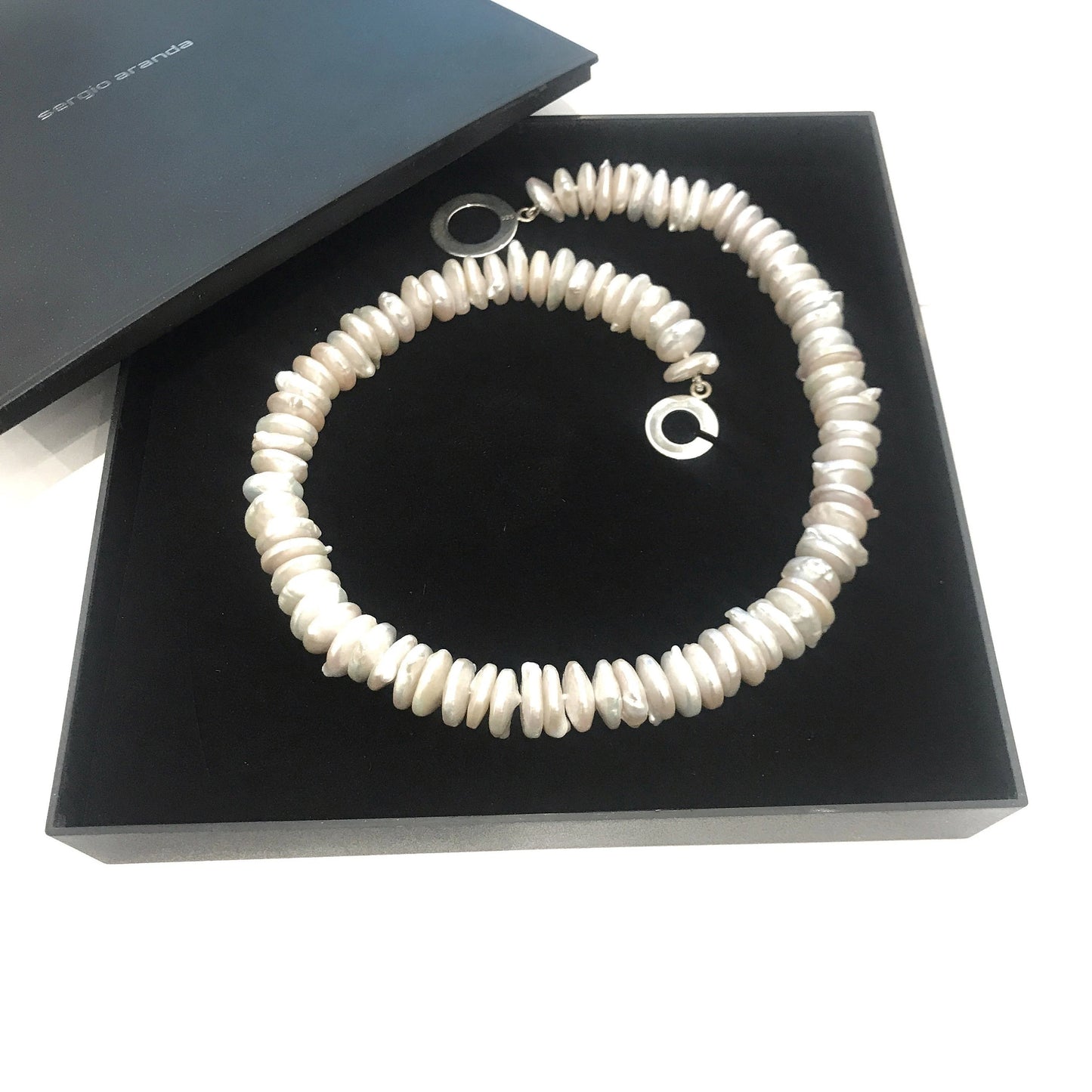 Coin White Pearls